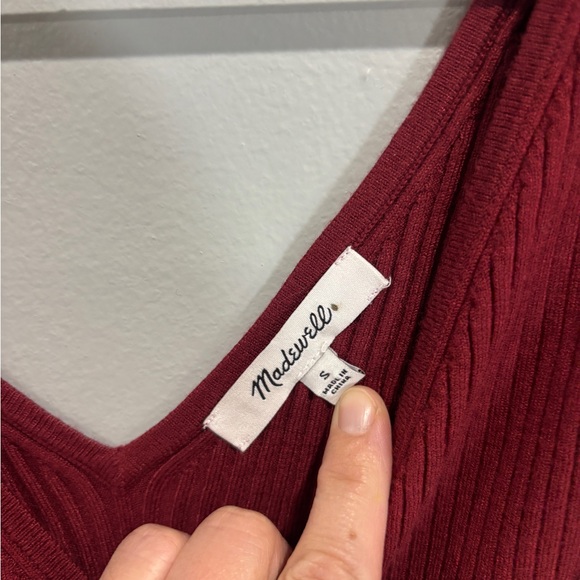 Madewell The Signature Knit Button-Front Sweater Tank Garnet Small Basic Solid - Picture 6 of 8